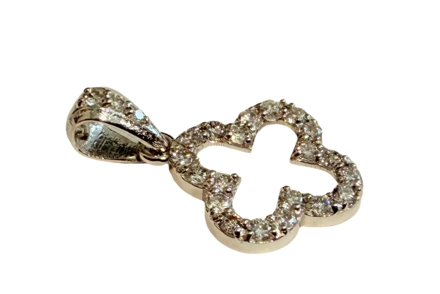 0.37 ctw Flower Clover Diamond Pendant