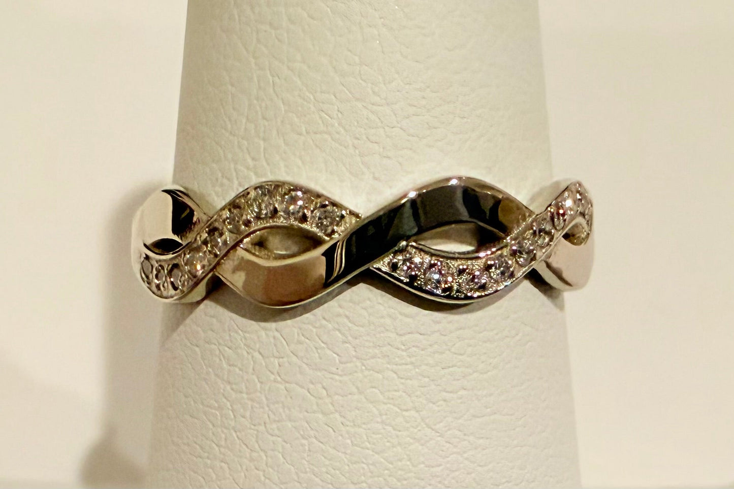 .1 tcw Infinity Diamond Ring