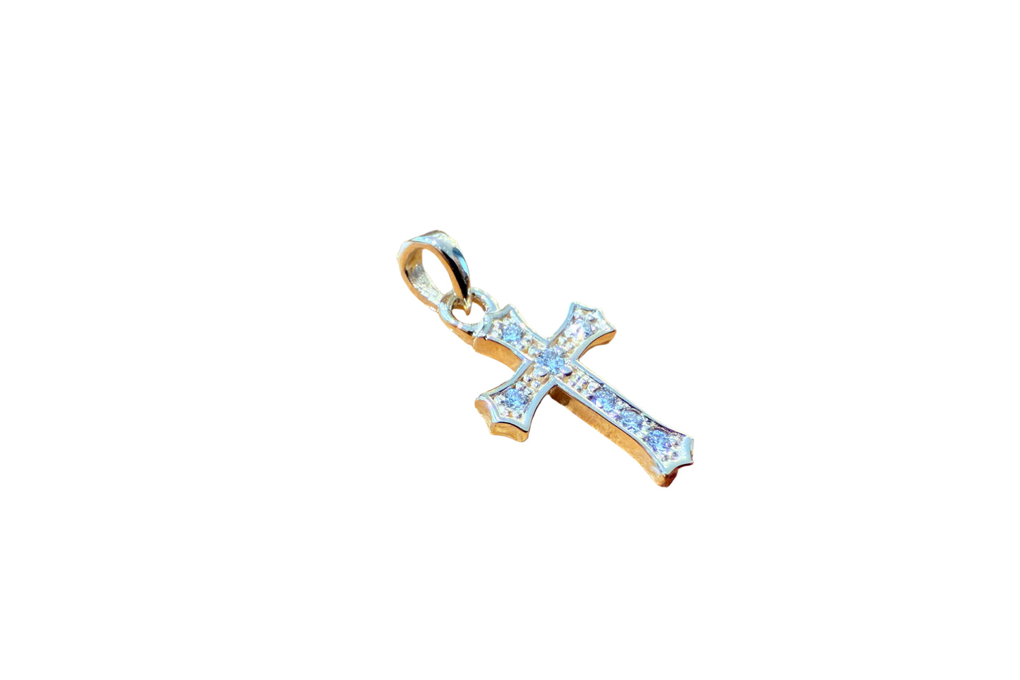 .10 ctw Round Diamond Cross Pendant