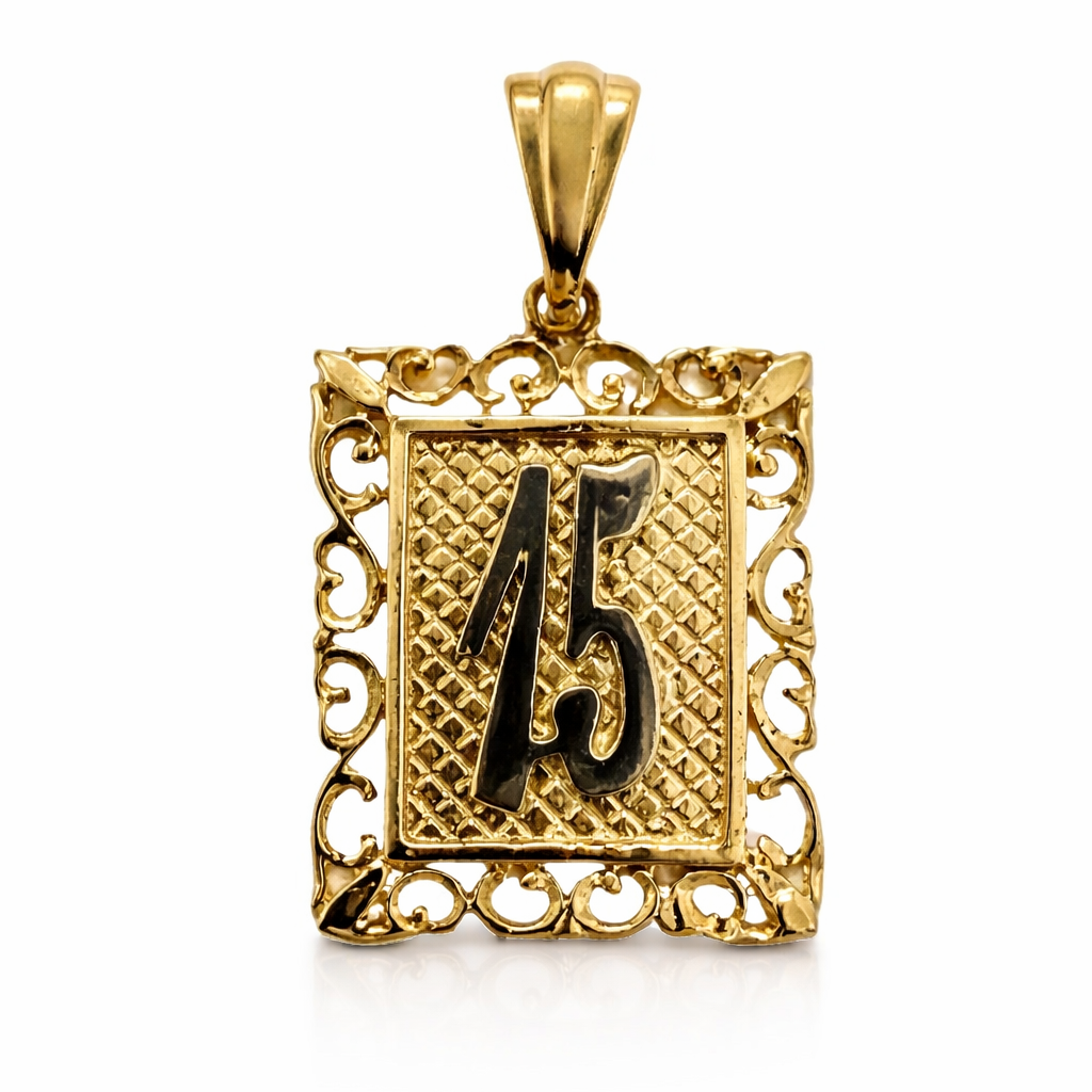 15 Años Quinceañera Pendant